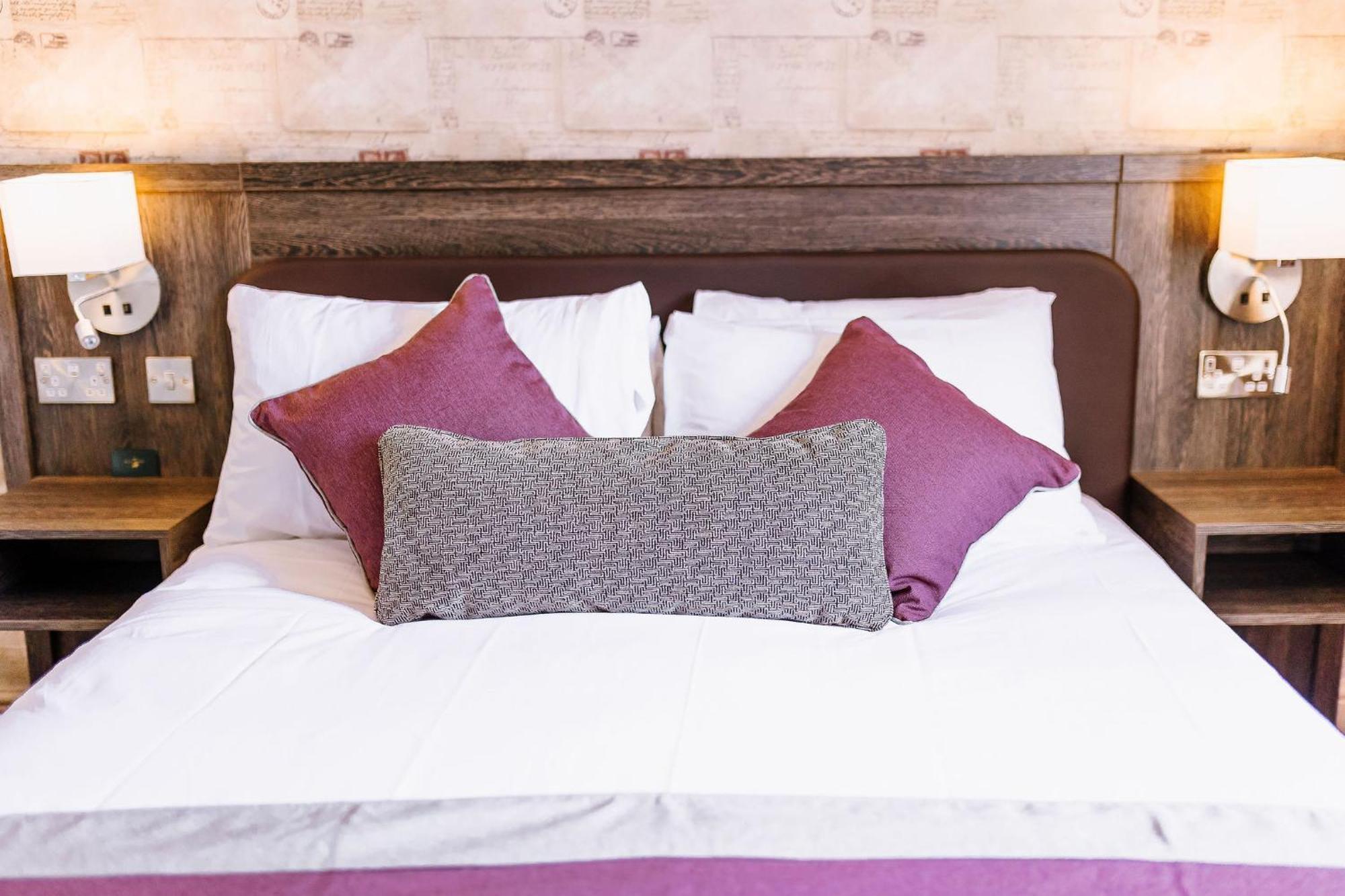 The Bull Hotel สโตนี สแตรทฟอร์ด ภายนอก รูปภาพ